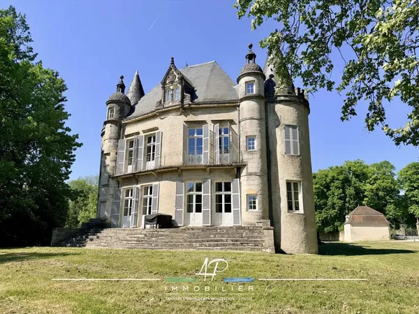 Appartement de caractère de 150 m2 de plain-pied au sein du
