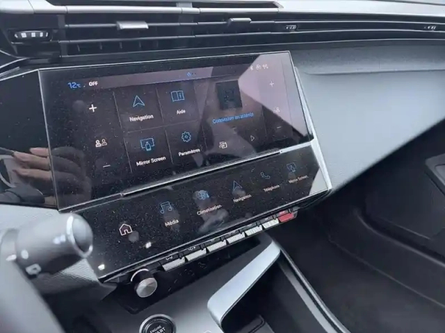 Peugeot 308 sw phev 180 e-eat8 allure pack — photo 11