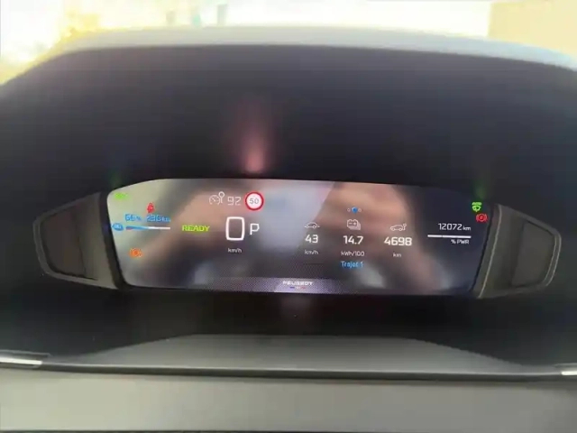 Peugeot 2008 electrique 54 kwh 156 ch — photo 10
