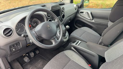 Peugeot Partner TEPEE TPMR 1.2 PureTech 110 - Style – 2017 – 60834 km – Essence – Boîte Manuelle — photo 17