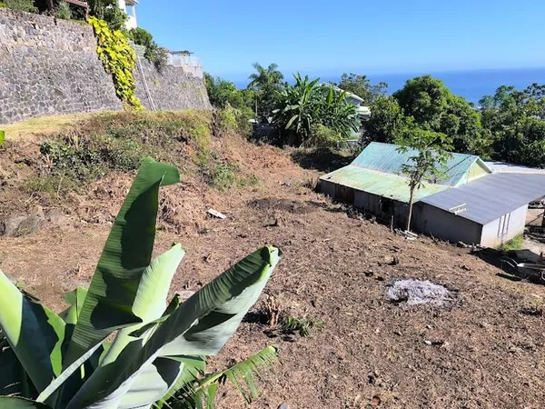 Terrain 350 m²