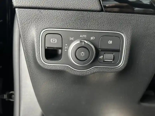 Mercedes Gla 250 e amg line — photo 13