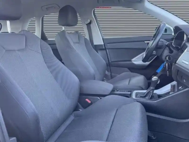 Audi Q3 35 tfsi 150ch limited s tronic 7 — photo 15