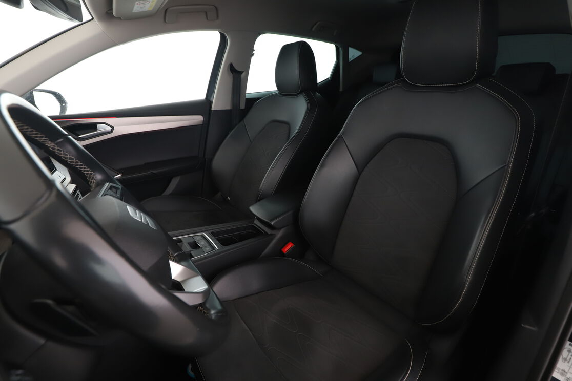 Seat Leon 1.5 eTSI Xcellence DSG7 — photo 9
