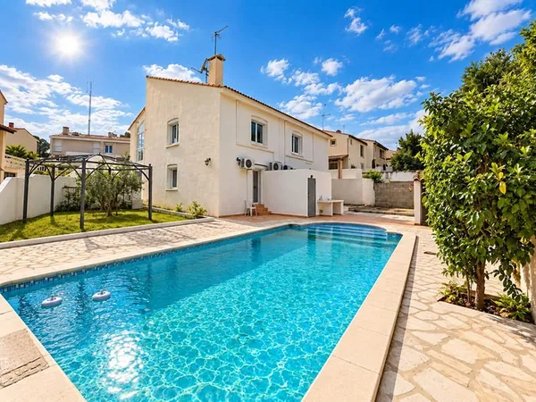 Montpellier Nord - Propriété familiale de 213 m² aux multiples possibilités avec piscine