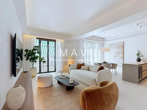 NICE/VICTOR HUGO - APPARTEMENT 3 PIÈCES 87 M2 LUXUEUSEMENT RÉNOVÉ BALCON AU CALME