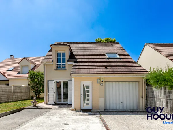Maison 135 m² à vendre à Lieusaint - 6 pièces, 4 chambres dont une au RDC !
