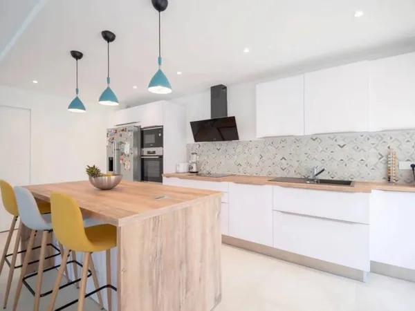T4 SUD EST OUEST 35M2 DE TERRASSE 2 PARKINGS 1 CAVE