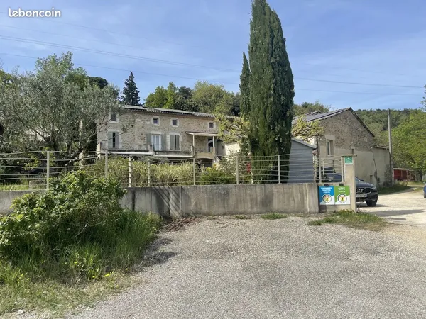 Propriété 11 pièces 415 m²