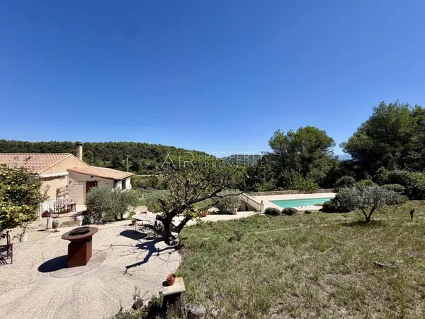 Maison et villa de prestige Vente Cadenet 11p 226m² 992750€
