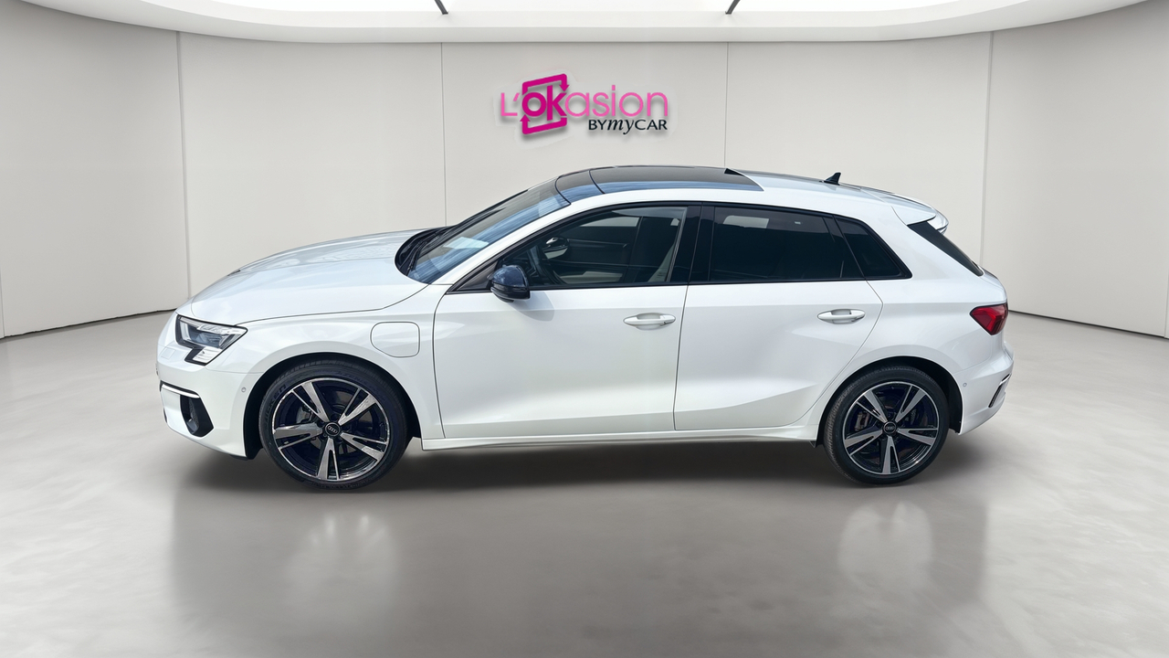 Audi A3 Sportback 40 TFSIe 204 S tronic 6 — photo 2