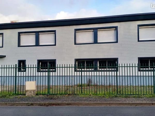Immeuble de bureaux et/ou commercial - Saint-Pierre-des-Corps