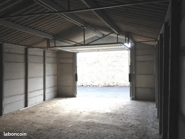 Grand Garage 8,6x5mètres pour stockage sécurisé