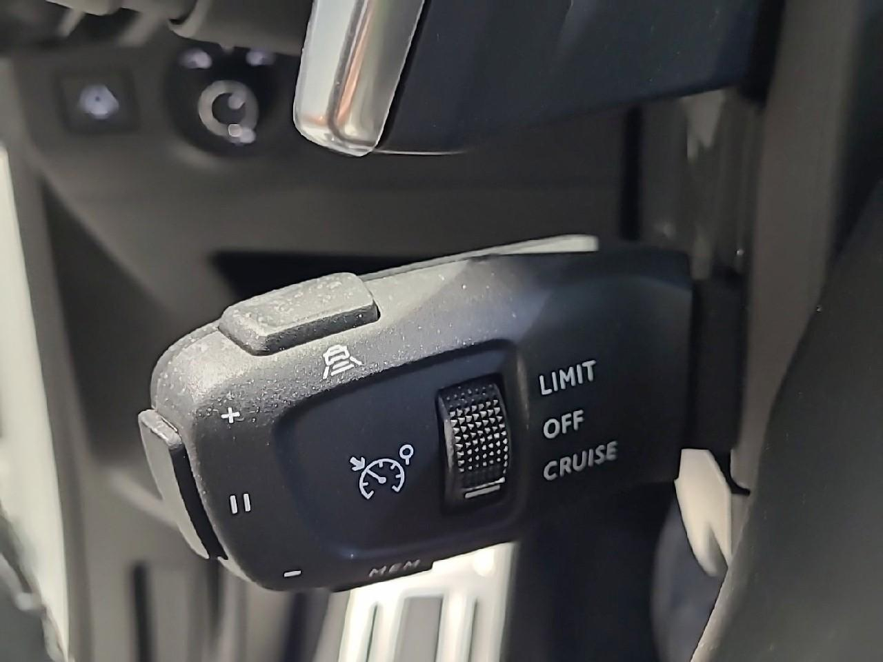 Ds Ds 7 crossback crossback hybride e-tense 300 eat8 4x4 rivoli — photo 23