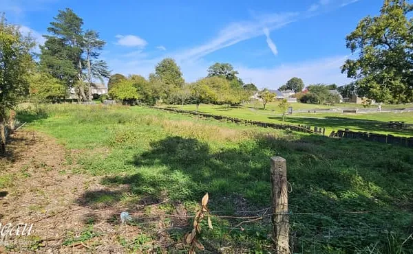 Terrain 1738 m²