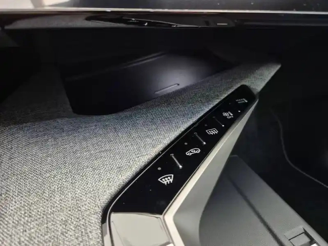 Peugeot 3008 hybrid 145 e-dcs6 — photo 23