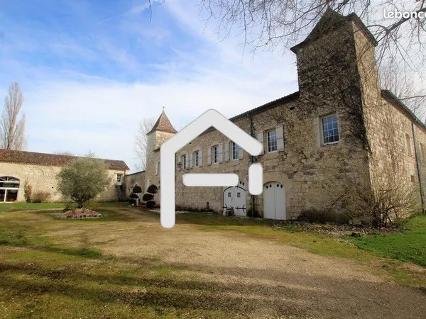 Propriété 24 pièces 943 m²