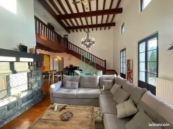 Maison 7 pièces 224 m²