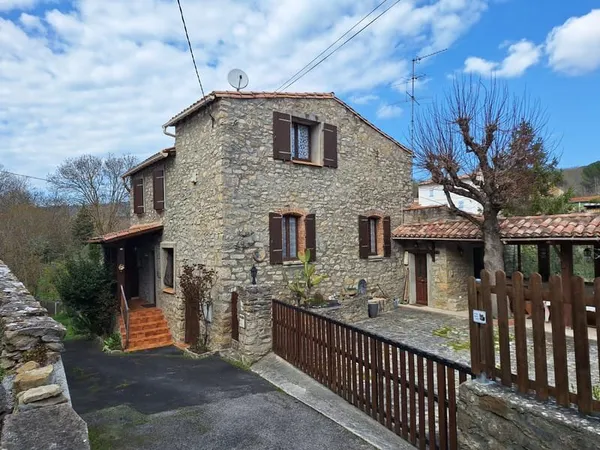Ensemble immobilier de charme en pierre