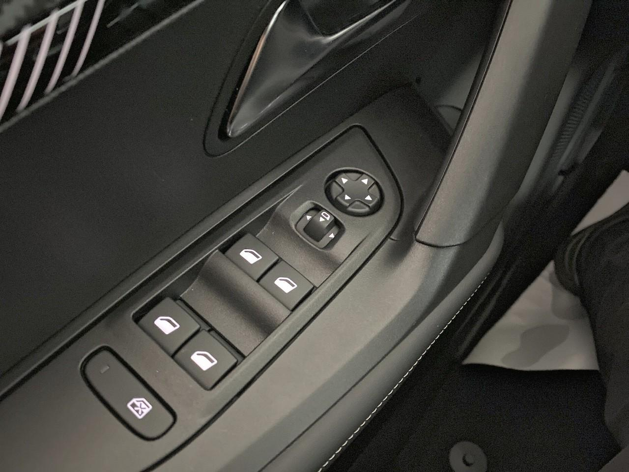 Peugeot 2008 hybrid 145 ch e-dcs6 allure — photo 20