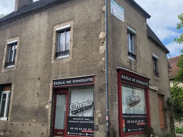 Boutique 142 m² Boussac