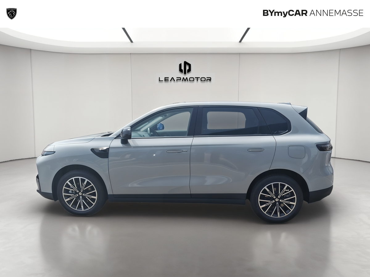 Leapmotor B10 REEV 18.8 kWh - 160 kW — photo 2