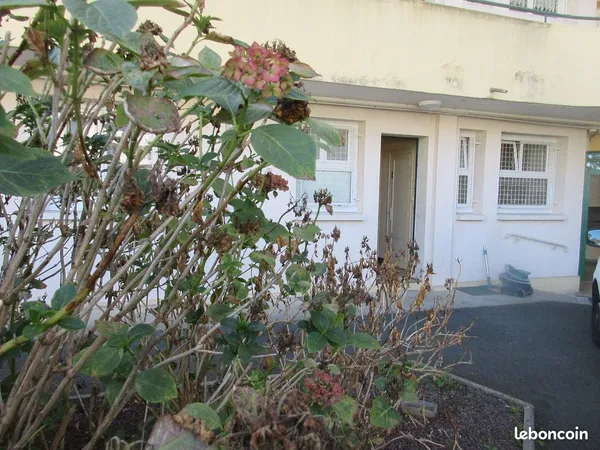 VICHY LES GARETS APPARTEMENT F3 59 m² + CAVE