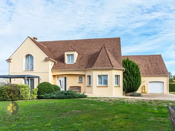 MAISON 260 m2 AVEC PISCINE COUVERTE
