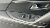Peugeot 2008 GT PureTech 130 S&S EAT8 — photo 19