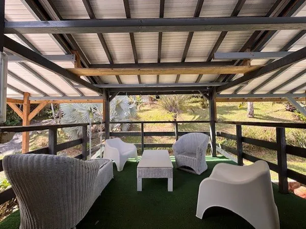 Maison en location 950 EUR par mois avec terrasse à Petit-Bour