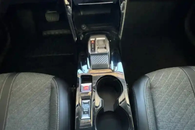 Peugeot 208 hybrid 100 e-dcs6 — photo 15