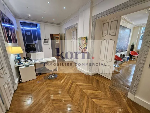 Bureaux 258 m²