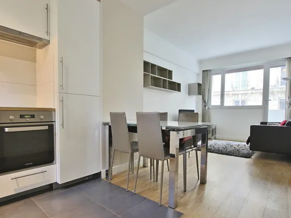 Location appartement meublé - Paris 7 - 3/4 personnes (temporaire)