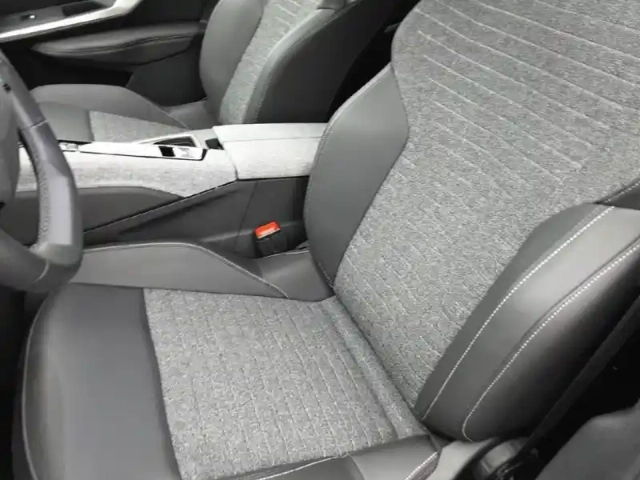 Peugeot 5008 hybrid 136 e-dcs6 — photo 11