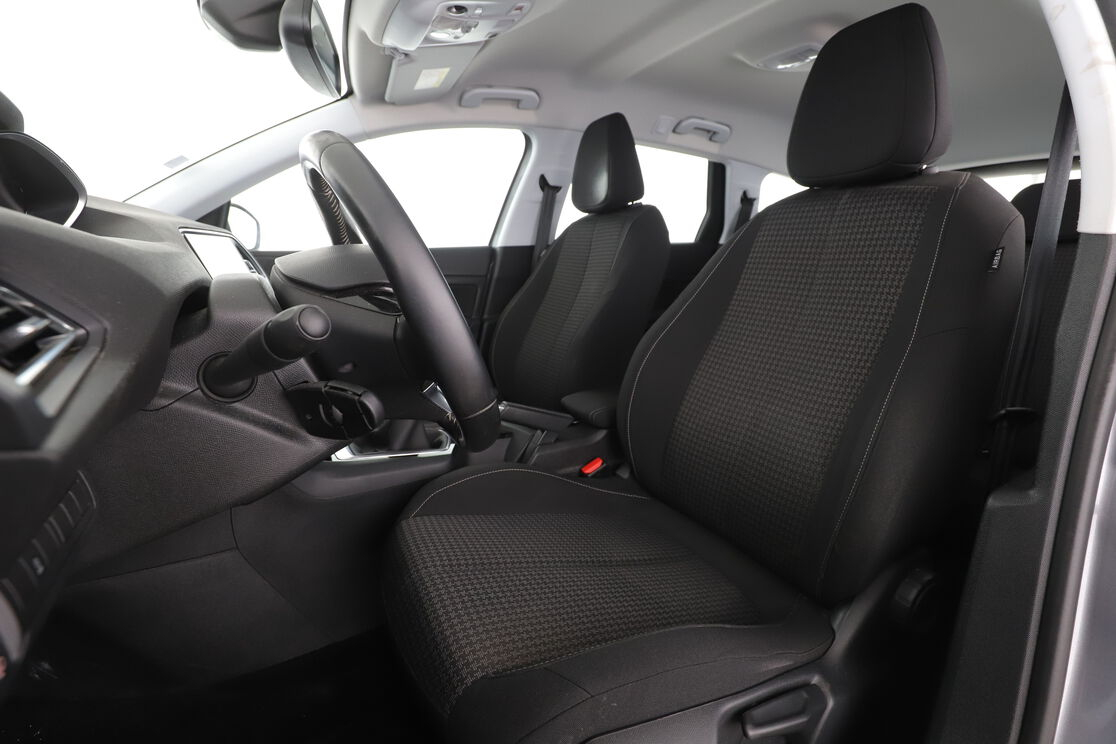 Peugeot 308 SW 1.5 Blue-HDi Active — photo 9