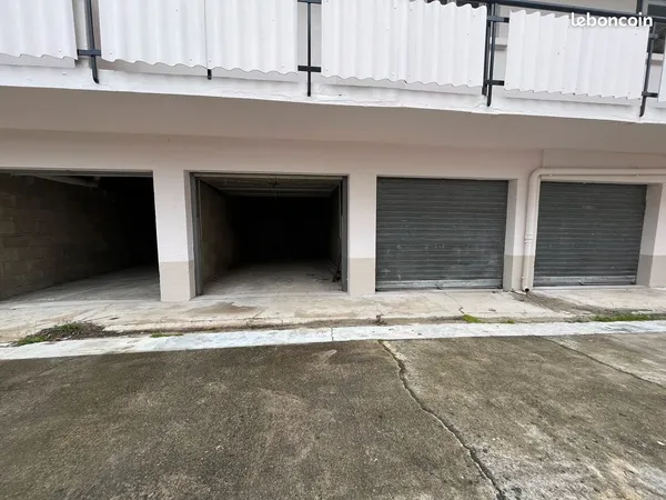 Garage à louer