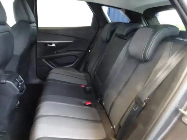 Peugeot 3008 1.2 puretech 130ch s&amp;s allure — photo 11