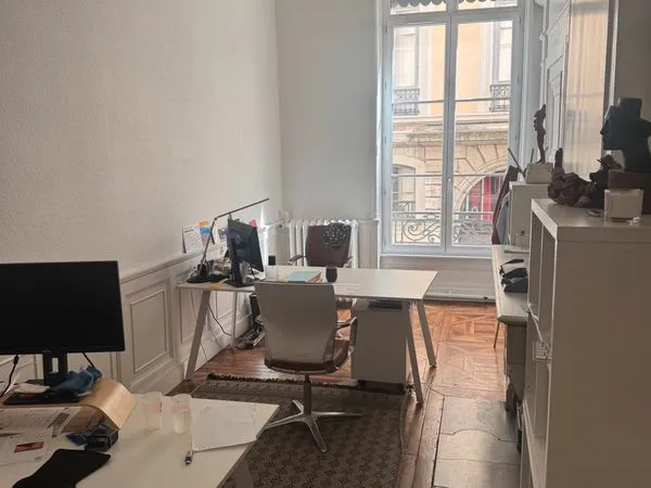Lyon 2 - bellecour / jacobins - bureaux équipés - 12 postes - clé en main