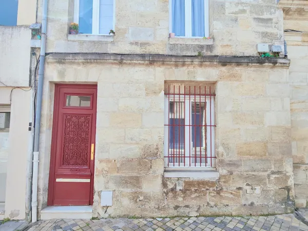 Immeuble de rapport. 3 appartements. En bon état.