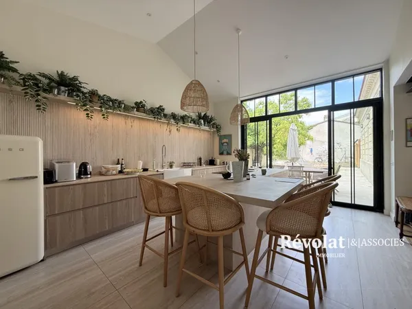 Vends maison en pierres - 181 m² - 5 pièces, 3 chambres - Eysines 33320