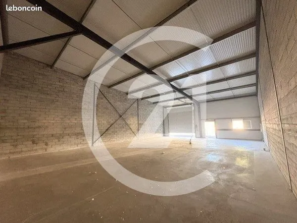 Local 210 m² ROMANS SUR ISERE