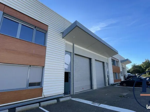 Local d'activité 305 m²