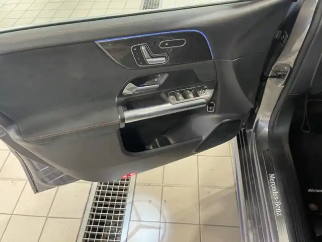 Mercedes Classe B 200 d amg line — photo 16