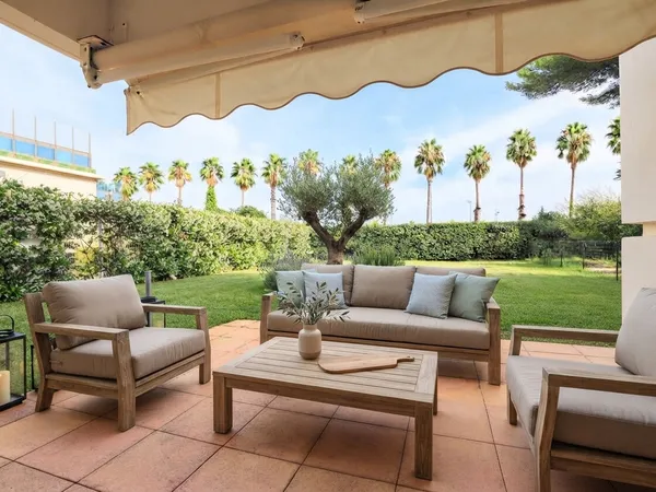 M2334 - HYERES - Port - Appartement T4 - Rez-de-jardin - Garage