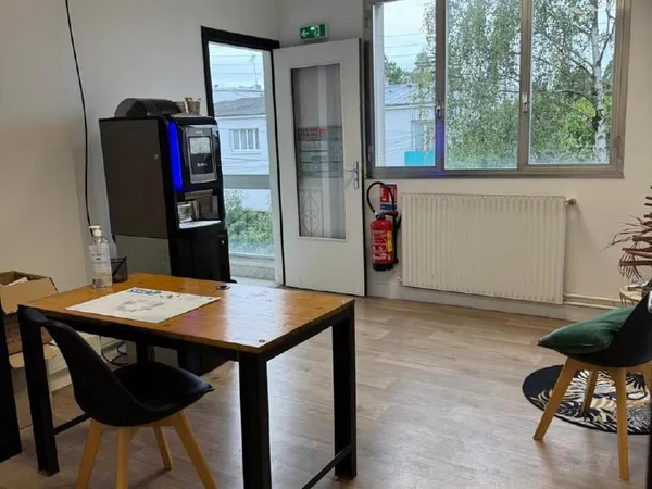 Bureau / Local