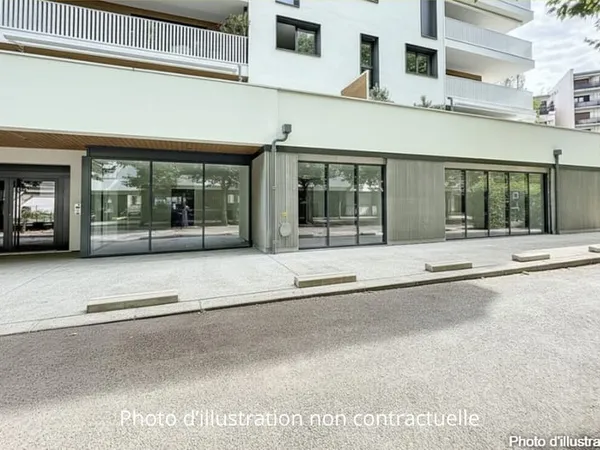 ANNECY 74000 A LOUER LOCAL COMMERCIAL 117 M²