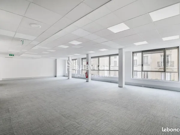 Bureau 524 m²