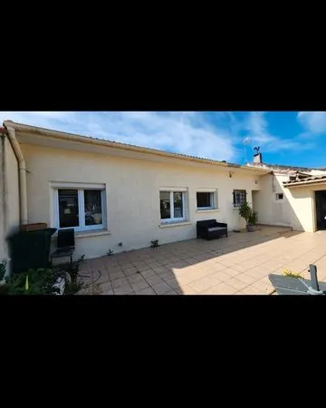 Maison plein pied avec 5 pieces mitoyenne de 130mettre carré