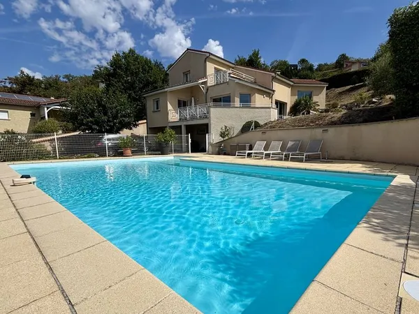Maison 8 pièces 160 m²
