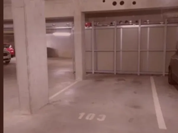 Place de parking souterrain